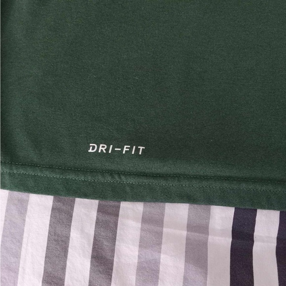 Green Bay Packers Nike Dri-Fit Athletic Cut Men’s Large Shirt *EUC* - Picture 3 of 5